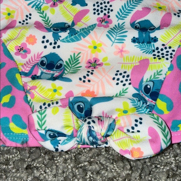 Girls 2 Piece Stitch Swimsuit (5/6) - Picture 3 of 10